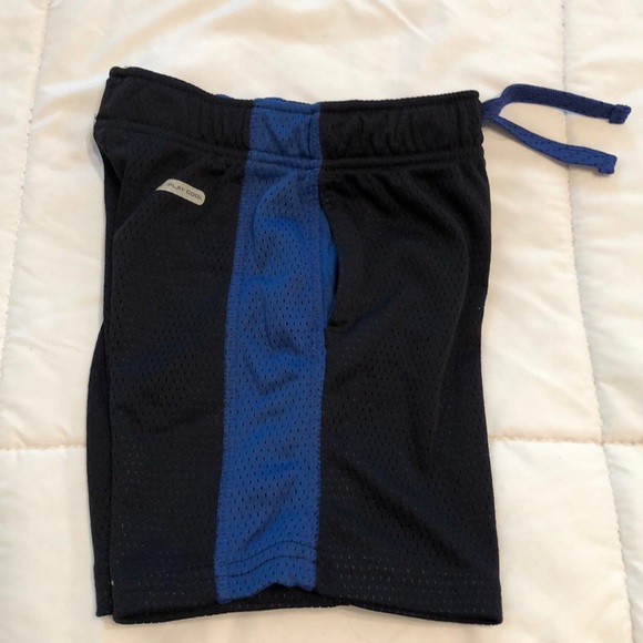 Boy size 4 Black & Dark blue Active wear mesh shorts - Picture 2 of 4